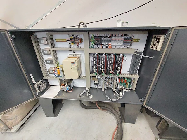 Freestafel freesmachine multicam 5000 series - afbeelding 27 van  29