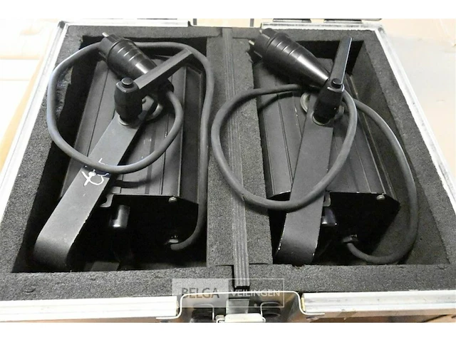 Fresnel abt 500w in kist - lichten 2 st - afbeelding 2 van  5