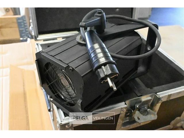 Fresnel abt 500w in kist - lichten 2 st - afbeelding 3 van  5