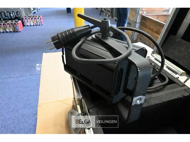 Fresnel abt 500w in kist - lichten 2 st - afbeelding 4 van  5