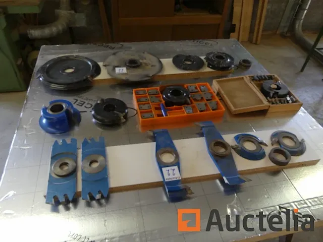 Frezen set en gereedschappen voor houtbewerkingsmachine - afbeelding 3 van  11