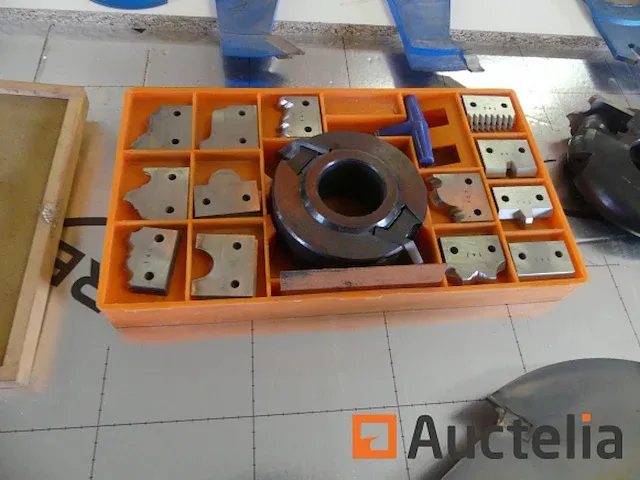 Frezen set en gereedschappen voor houtbewerkingsmachine - afbeelding 6 van  11