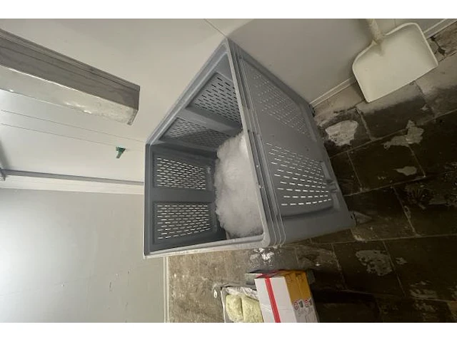 Frigo cel isobar met ijsmachine ingewerkt - afbeelding 12 van  12