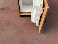 Frigo in meubel op wieltjes - afbeelding 4 van  4