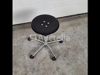 Fritz hansen kevi design kruk by jorgen rasmussen (40-54 cm) - afbeelding 1 van  4