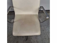 Fritz hansen oxford medium back by arne jacobsen stoel draaibaar - afbeelding 5 van  9