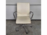 Fritz hansen oxford medium back by arne jacobsen stoel - afbeelding 1 van  8