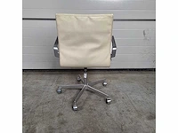 Fritz hansen oxford medium back by arne jacobsen stoel - afbeelding 3 van  8