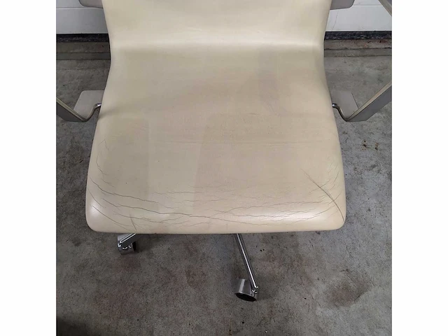 Fritz hansen oxford medium back by arne jacobsen stoel - afbeelding 5 van  8