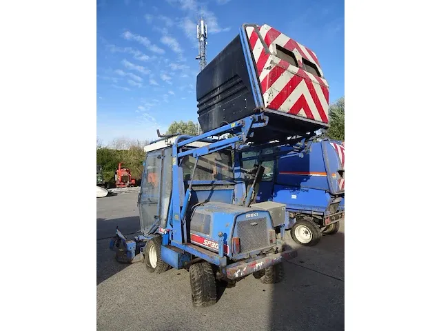 Frontmaaier iseki - afbeelding 4 van  6
