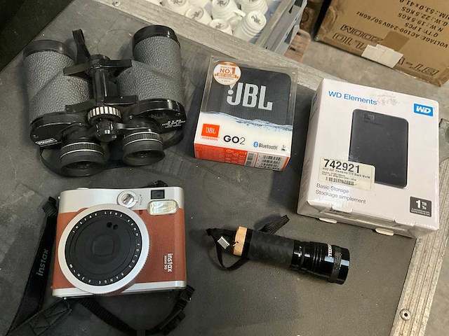 Fujifilm instax mini 90 + diversen - afbeelding 1 van  10