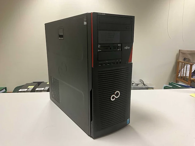 Fujitsu celsius m730n desktop - afbeelding 1 van  5