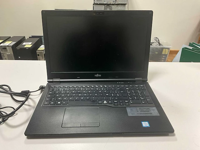 Fujitsu livebook e558 me15a laptop - afbeelding 1 van  3