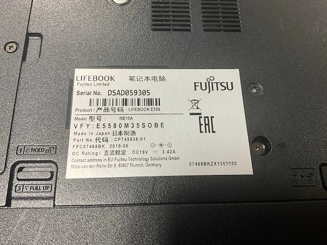 Fujitsu livebook e558 me15a laptop - afbeelding 3 van  3