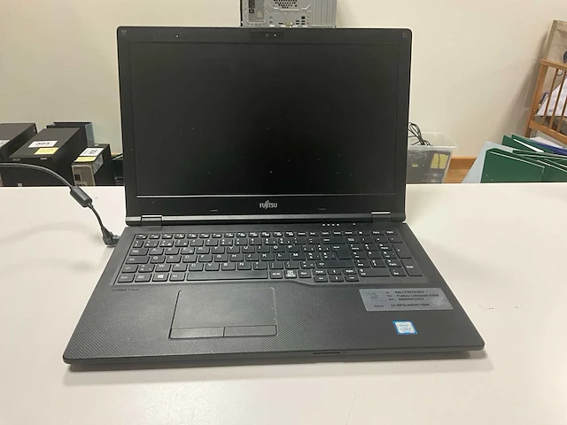 Fujitsu livebook e558 me15b laptop - afbeelding 1 van  4