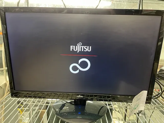 Fujitsu pc scherm - afbeelding 1 van  2