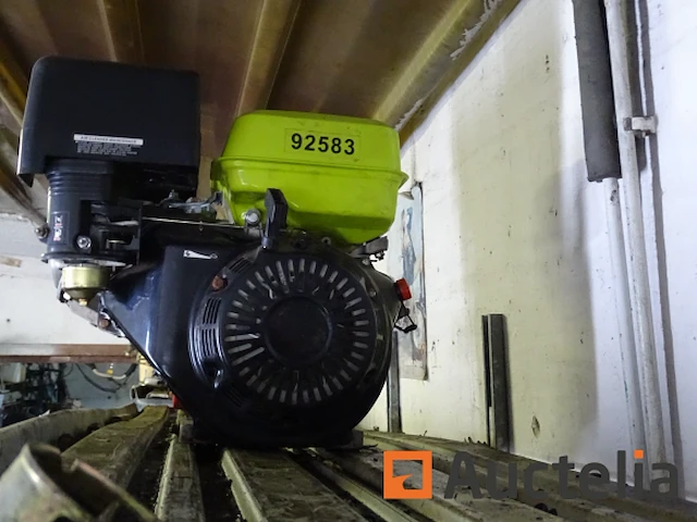 Functionele motor 390 cc - 4 takt - afbeelding 1 van  6