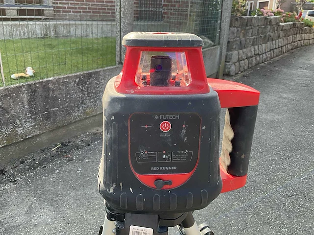 Futech red runner roterende bouwlaser met ontvanger - afbeelding 2 van  7