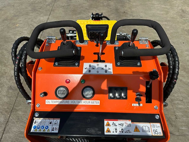 Future - 2025 - ft36c - compacte rupsschranklader - afbeelding 7 van  32