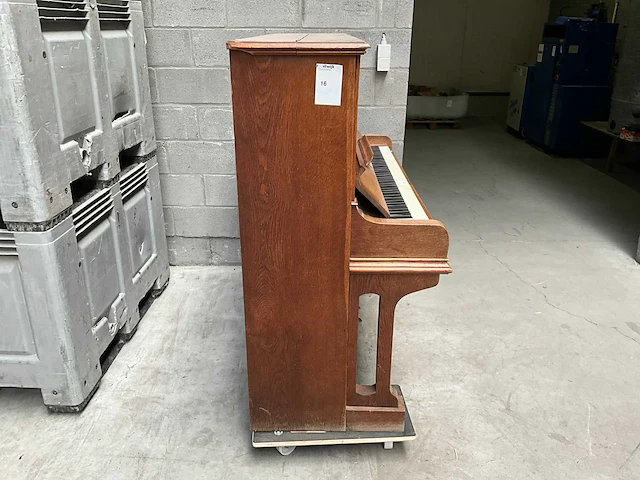 G. geniets antieke piano - afbeelding 2 van  7