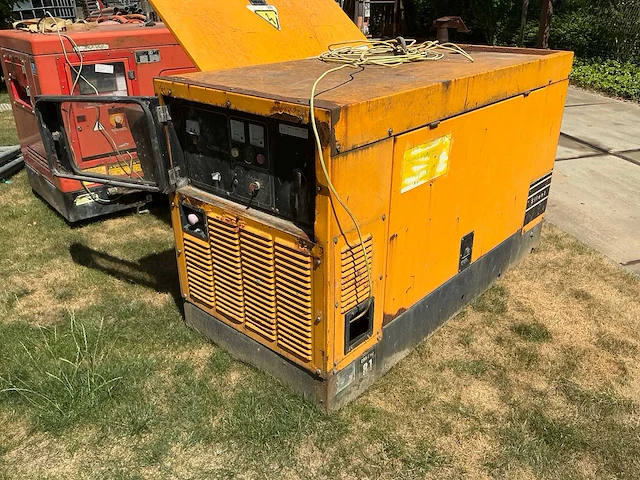 G2000 manu stroomgenerator - afbeelding 1 van  9