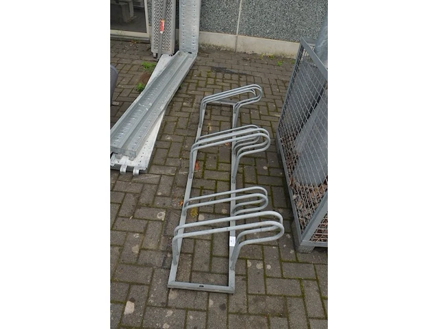 Galva fietsenrek voor 6 fietsen - afbeelding 1 van  3