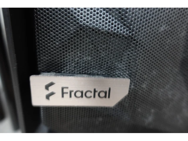 Gaming computer "fractal" - afbeelding 4 van  7