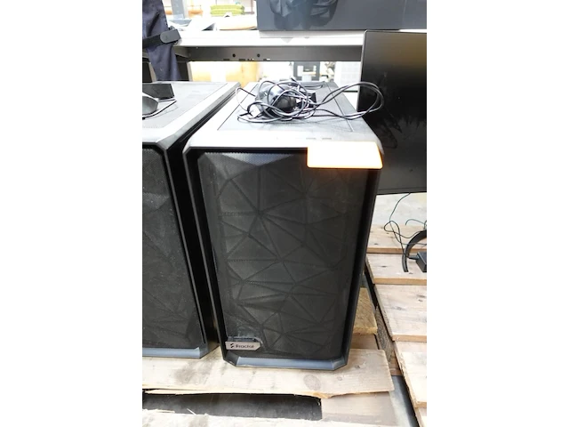 Gaming computer "fractal" - afbeelding 1 van  5