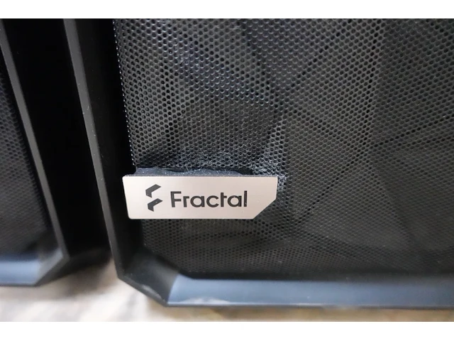 Gaming computer "fractal" - afbeelding 4 van  5