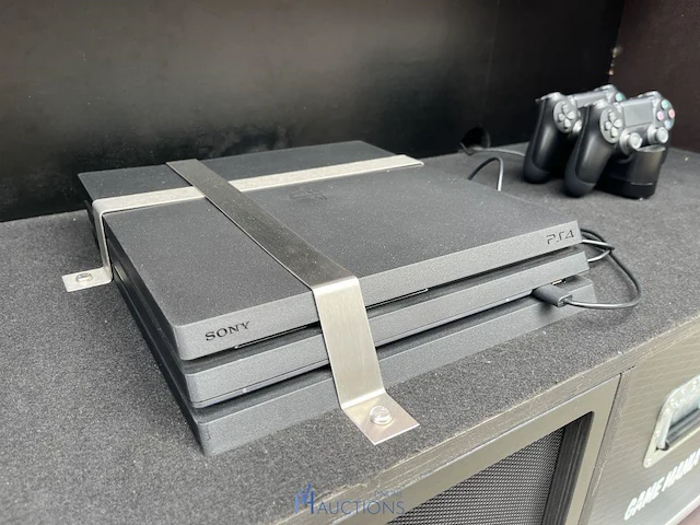 Gaming-flightcase met ps4 - afbeelding 9 van  13