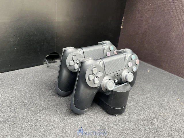 Gaming-flightcase met ps4 - afbeelding 10 van  13