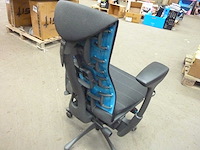 Gaming lamp - belichamen - logitech g x herman miller - afbeelding 2 van  17