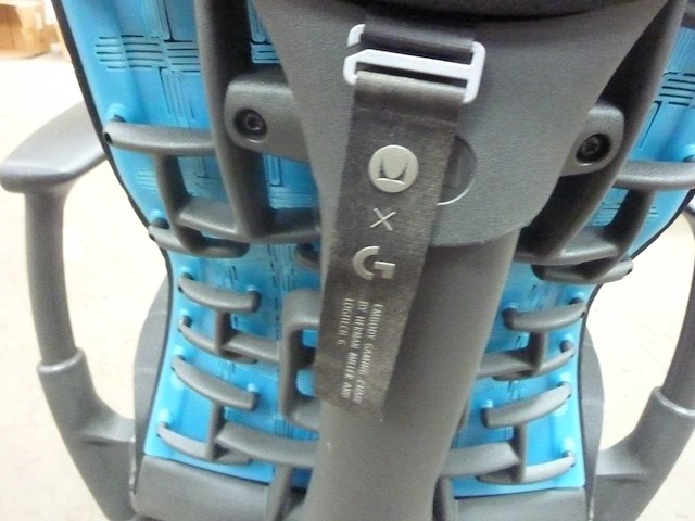 Gaming lamp - belichamen - logitech g x herman miller - afbeelding 3 van  17