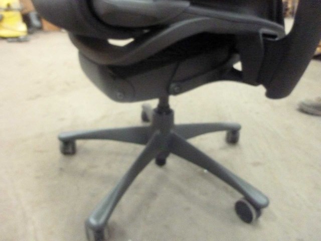 Gaming lamp - belichamen - logitech g x herman miller - afbeelding 5 van  17