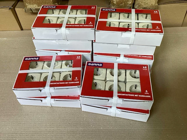 Gamma wandcontactdoos met randaarde (72x) - afbeelding 1 van  3