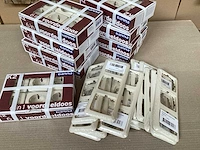 Gamma wandcontactdoos met randaarde + afdekraam (54x) - afbeelding 1 van  4