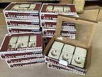 Gamma wandcontactdoos met randaarde en wisselschakelaar (90x) - afbeelding 1 van  4