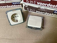 Gamma wandcontactdoos met randaarde en wisselschakelaar (90x) - afbeelding 4 van  4