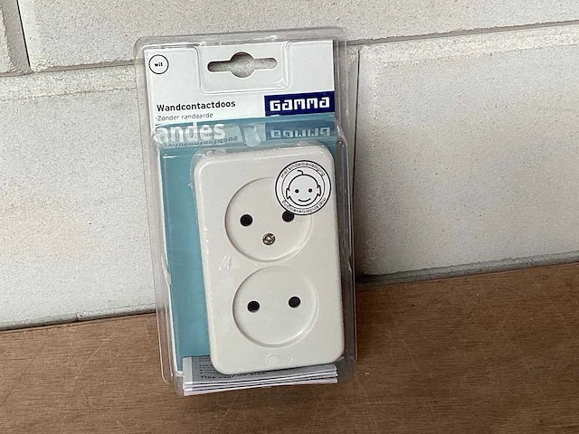 Gamma wandcontactdoos opbouw, wit (108x) - afbeelding 1 van  4