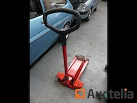 Garage hydraulische krik (rood) merk en model onbekend - afbeelding 4 van  5