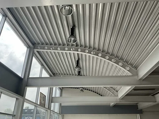 Garage inventaris, 8 gasontladingslampen - afbeelding 3 van  3