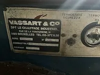 Garage inventaris, industriële verwarmingsketel siroc etalbo, brander elco klockner, 3 thermoblokken wanson met ventilatoren. - afbeelding 6 van  7