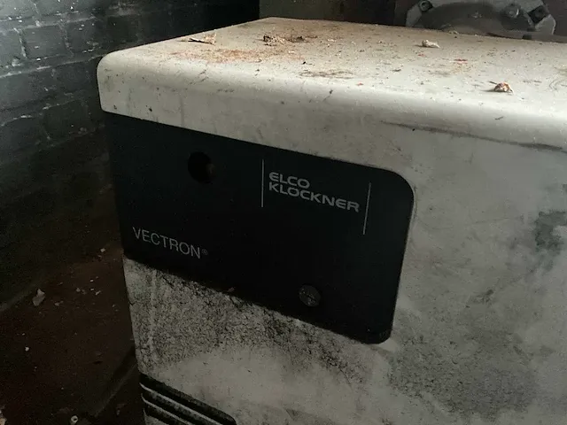 Garage inventaris, industriële verwarmingsketel siroc etalbo, brander elco klockner, 3 thermoblokken wanson met ventilatoren. - afbeelding 7 van  7