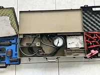 Garage inventaris, kriek, schuurmachine,ruitsnijmachine, controleapparaat voor airbag, controleapparaat voor automatische versnellingsbak, collectie klemgereedschappen - afbeelding 4 van  14
