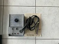Garage inventaris, kriek, schuurmachine,ruitsnijmachine, controleapparaat voor airbag, controleapparaat voor automatische versnellingsbak, collectie klemgereedschappen - afbeelding 6 van  14