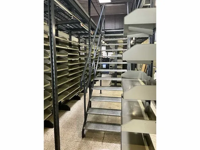 Garage inventaris, stapelmagazijn armes - afbeelding 10 van  15