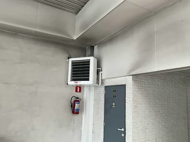 Garage inventaris, thermoblok voor verwarming wanson. - afbeelding 2 van  3