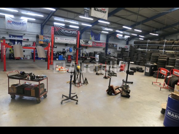 Garagedekken, compressoren, gereedschappen, garageaccessoires