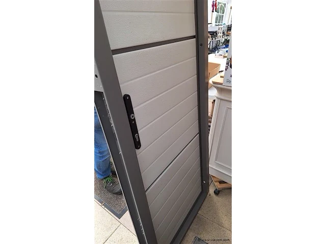 Garagedeur grijs hoog - afbeelding 4 van  8