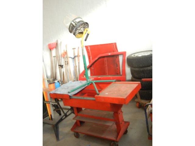 Garagekast voor werkmateriaal en verlichting - afbeelding 1 van  1